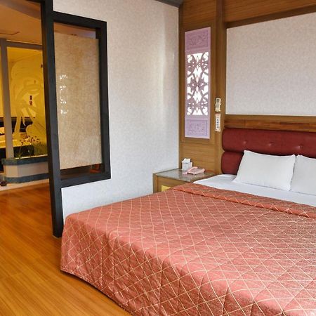 Love Boat Motel Chaozhou Eksteriør billede